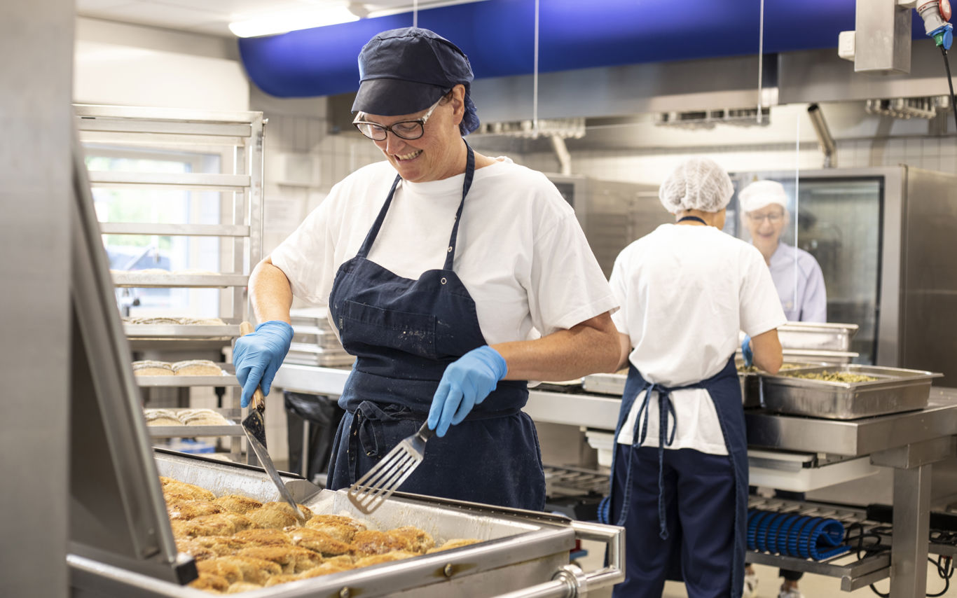 Medarbejder steger farserede porrer